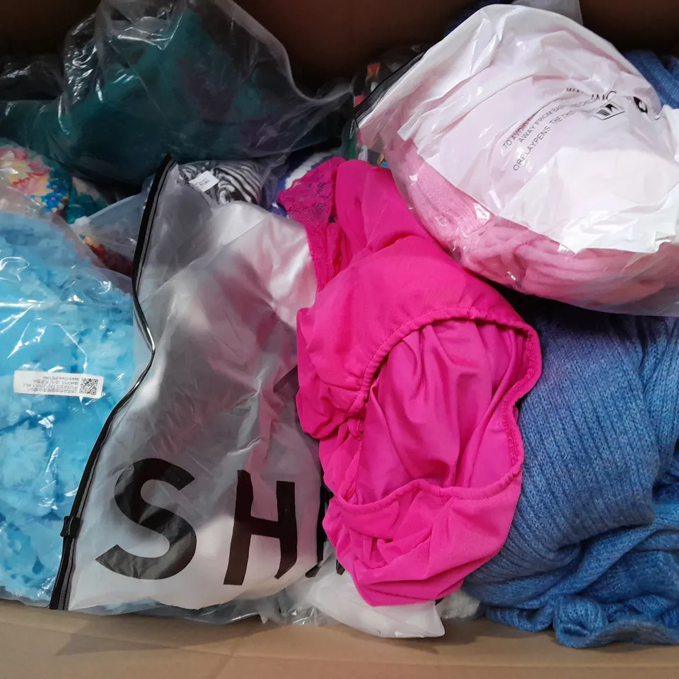 BOX OF APPROXIMATELY 15 ASSORTED CLOTHING ITEMS TO INCLUDE - TRAINING JACKET , BIKINI PANTS , JACKET ETC