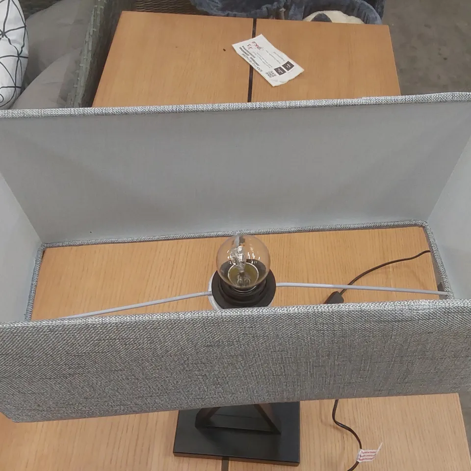 DESIGNER TABLE LAMP
