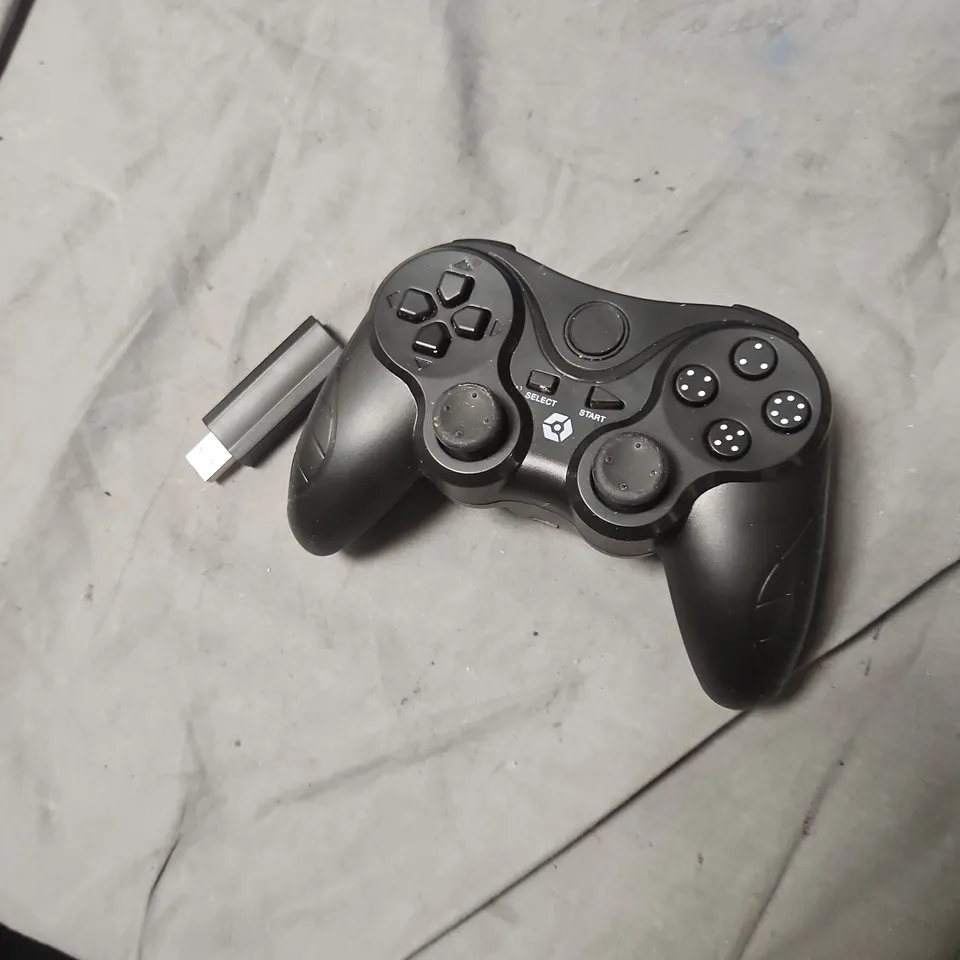 GIOTECK VX3 WIRELESS CONTROLLER (RF) FOR PLAYSTATION 3 – BOXED