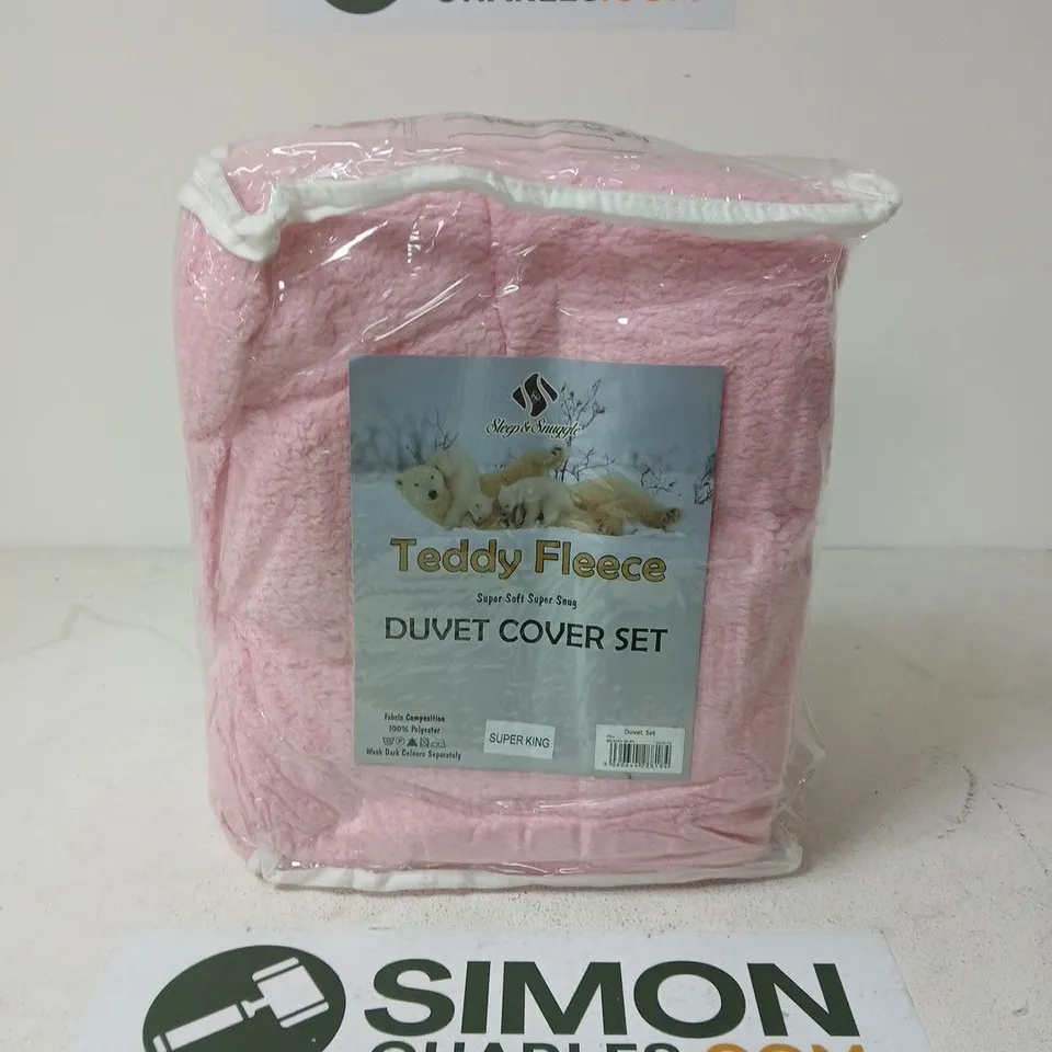 BOX OF APPROXIMATELY 5 TEDDY FLEECE DUVET COVER SETS – PINK, SUPER KING