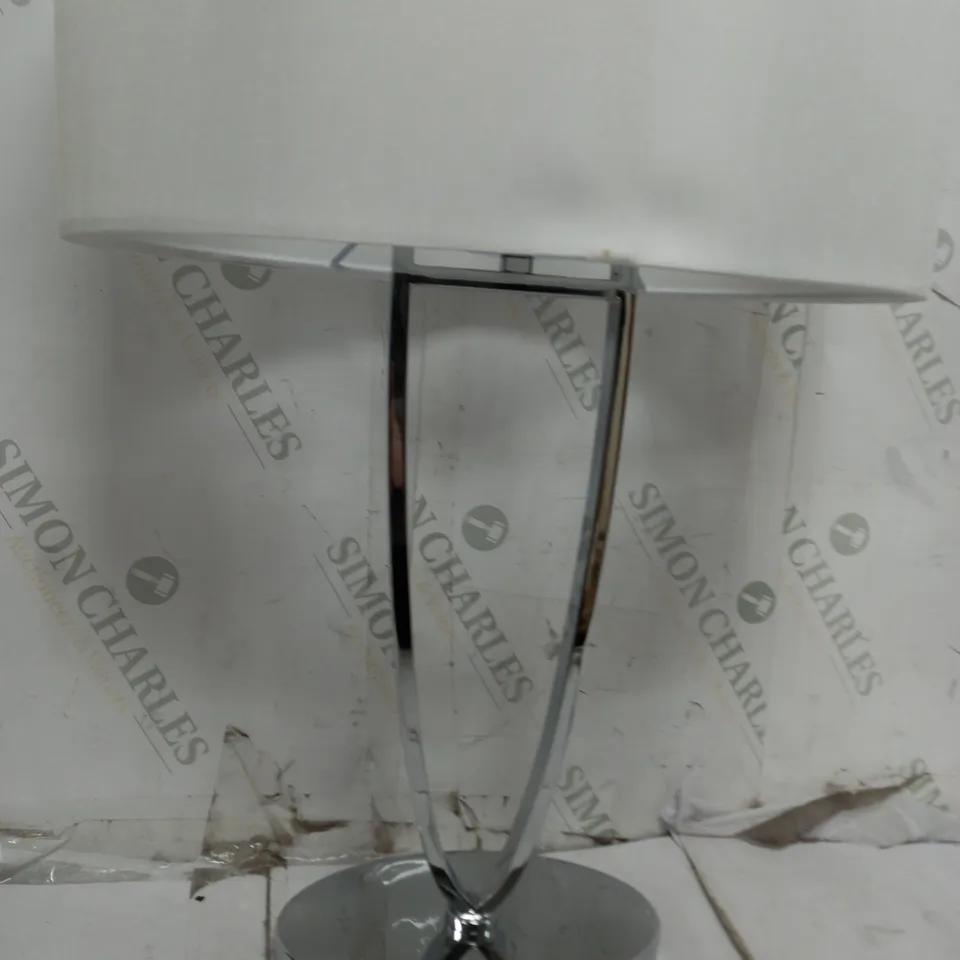 UTARA TABLE LAMP POLISHED CHROME WITH SHADE