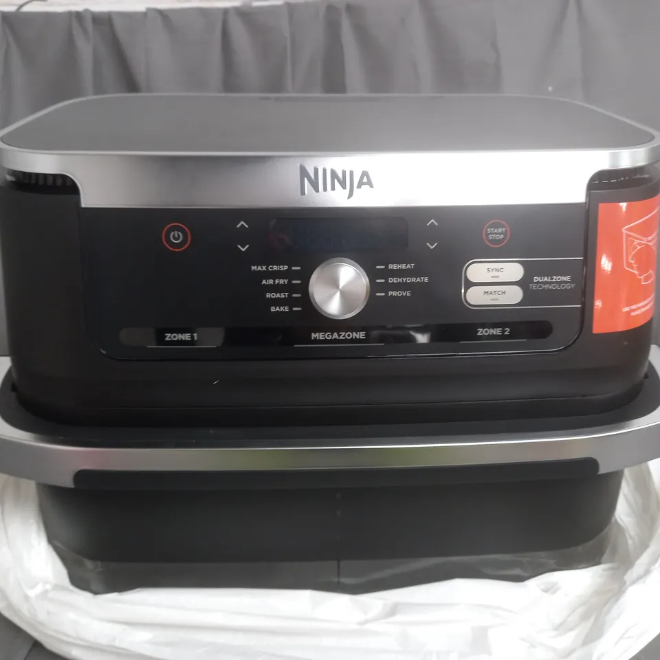 BOXED NINJA 10.4L FOODI FLEXDRAWER DUAL AIR FRYER AF500UK IN BLACK