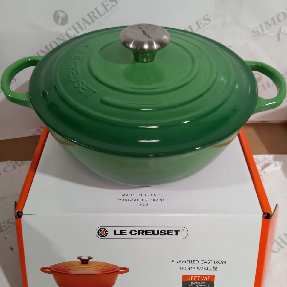 BOXED LE CREUSET CAST IRON 4.1L CASSEROLE DISH