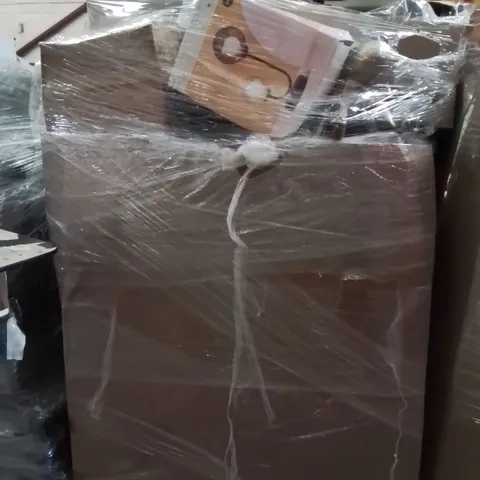 PALLET CONTAINING A LARGE QUANTITY OF ASSORTED LIGHTING PRODUCTS TO INCLUDE;ARC TABLE LAMP,CHANDELIER,FLOOR LAMP 