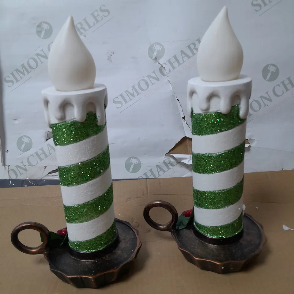 BOXED MR CHRISTMAS SET OF 2 RESIN CHAMBER CANDLE STICKS IN GREEN & WHITE