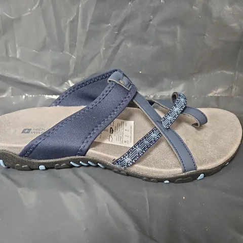 UNBOXED PAIR OF MOUNTAIN WAREHOUSE MARBELLA WOMENS SNDALS IN NAVY/GREY - UK 5