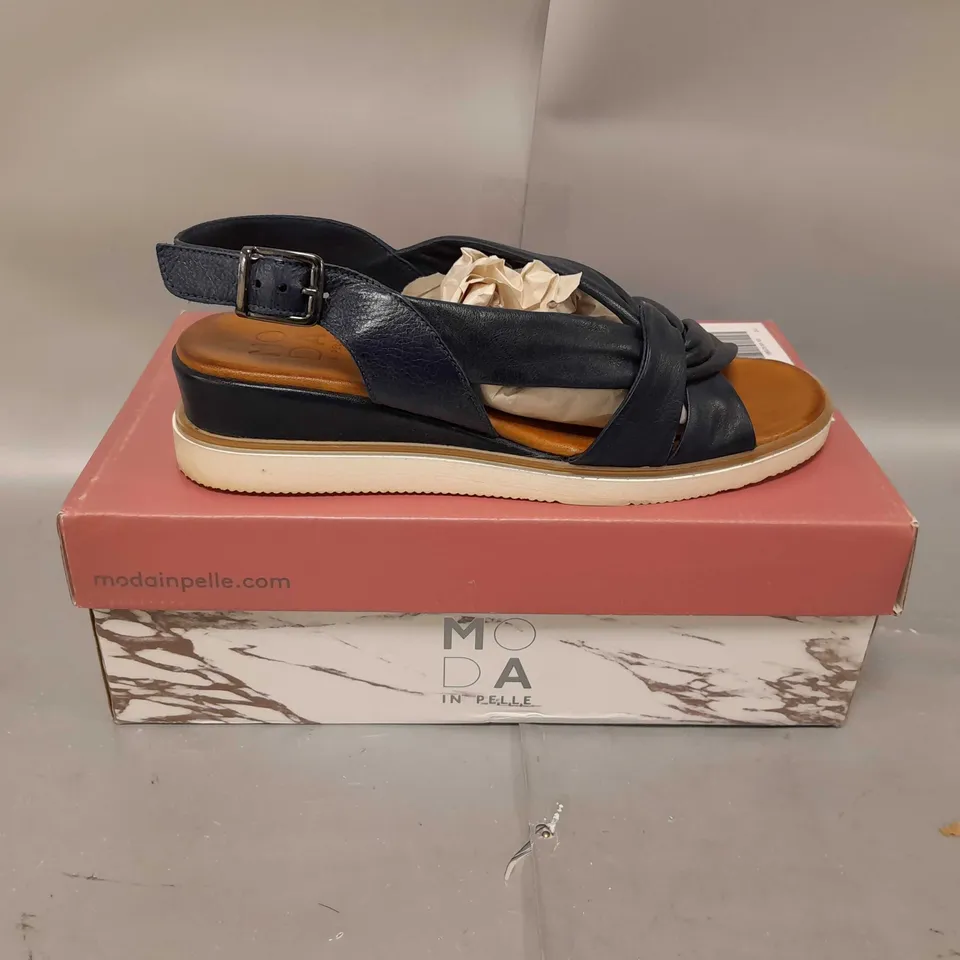 BOXED MODA IN PELLE OLANNA SANDAL SIZE 6