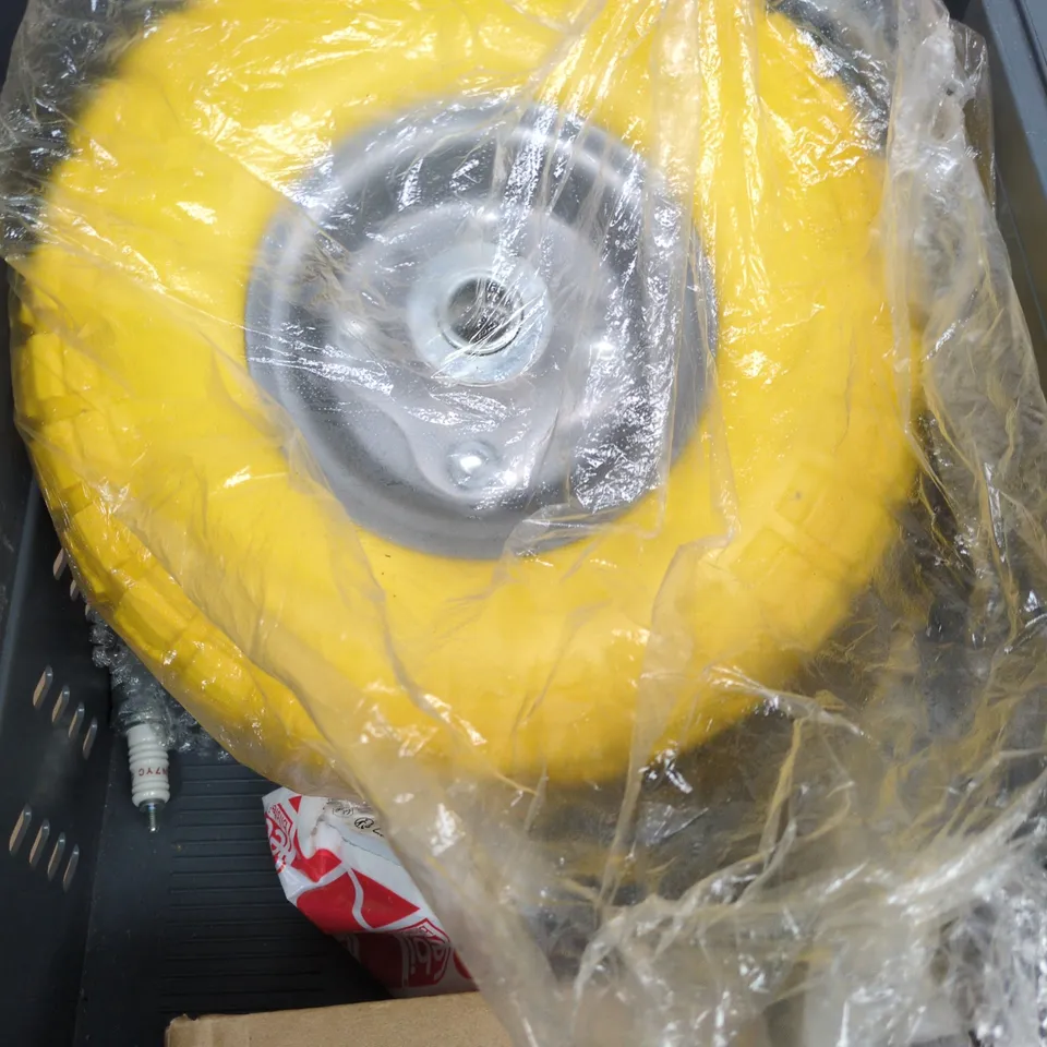 APPROXIMATELY 10 ASSORTED VEHICLE PARTS/ACCESSORIES TO INCLUDE REPLACEMENT WHEEL, SPARK PLUGS, SOCKETS ETC