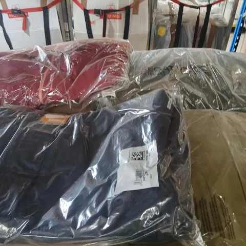 APPROXIMATELY 10 ITEMS OF ASSORTED BRAND NEW REGATTA CLOTHING AND ACCESSORIES
