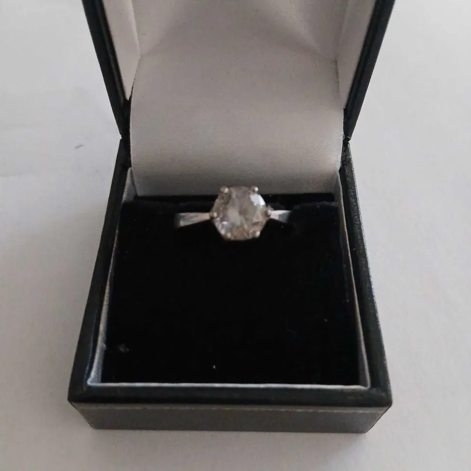 TEN ASSORTED STERLING SILVER RINGS