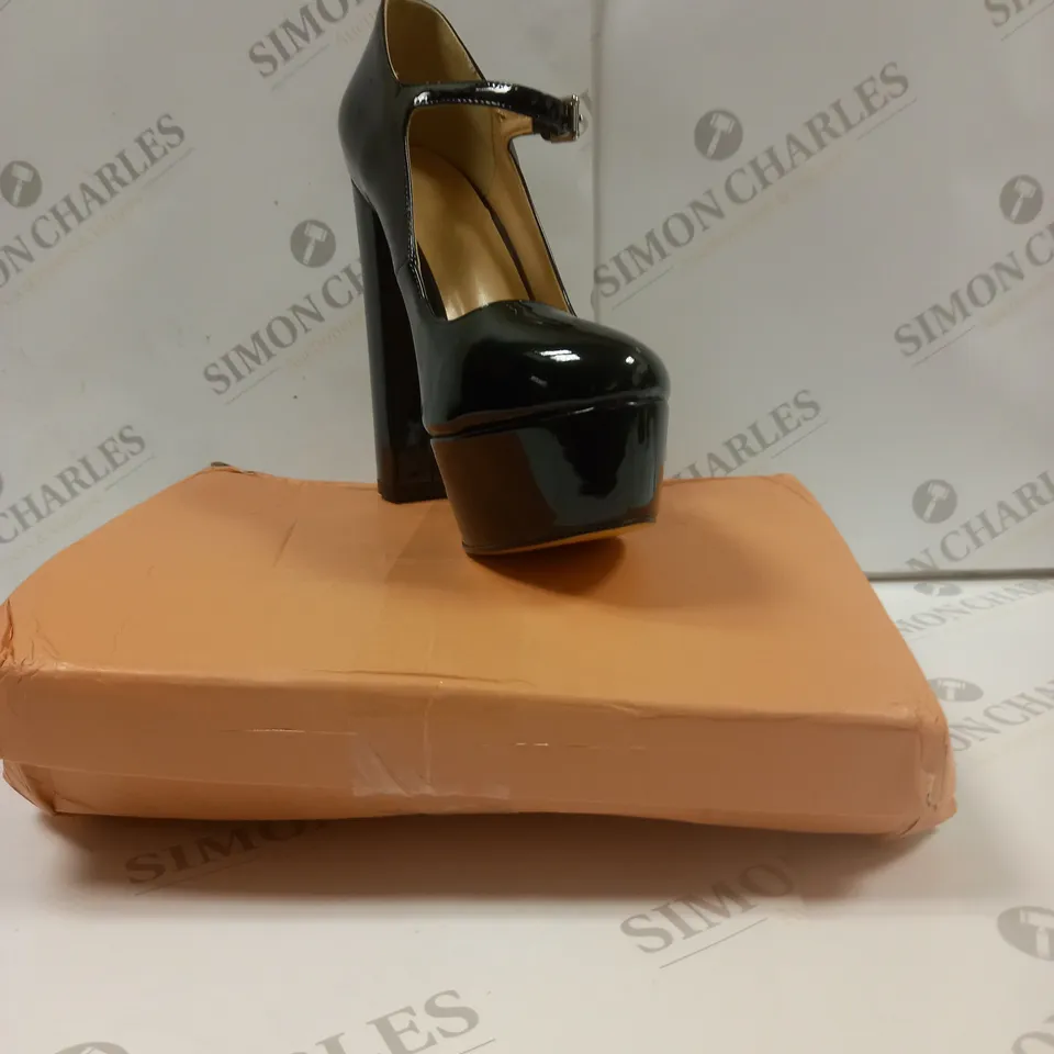 BOXED PAIR OF HIGH HEEL PLATFORM ANKLE STRAP SHOES UK SIZE 5