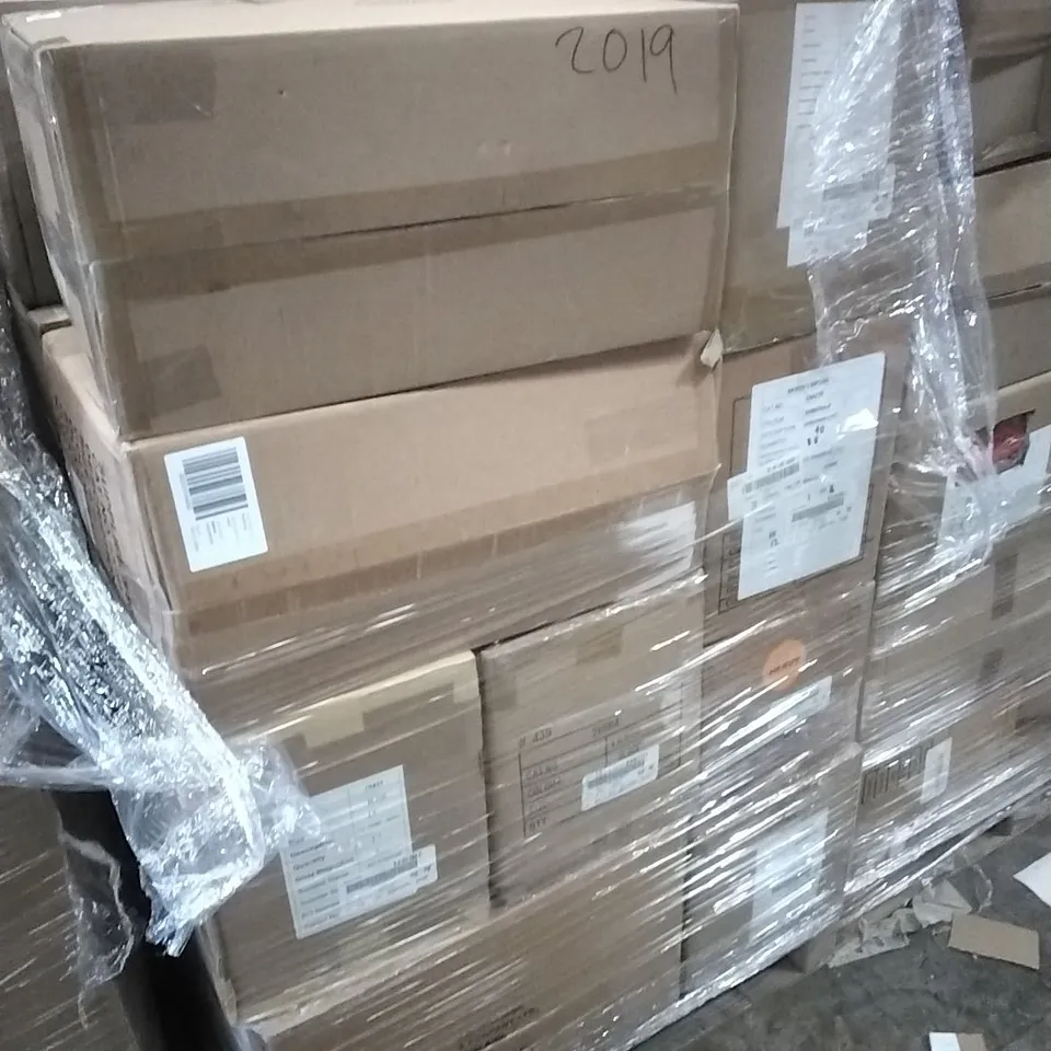 PALLET CONTAINING APPROXIMATELY 100 BRAND NEW DESIGNER WOMEN'S CLOTHES WHICH INCLUDE; JD WILLIAMS JACKETS, TOPS AND SIMILAR CLOTHING ETC