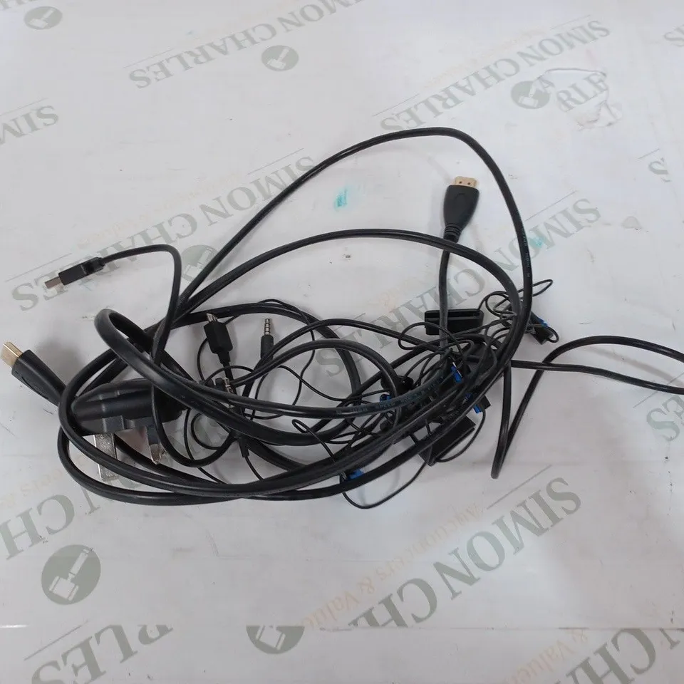 LOT TO CONTAIN A PLAYSTATION 4, INCLUDES CONSOLE, 8 X PS4 GAMES, 2 X CONTROLLERS & CONSOLE WIRES