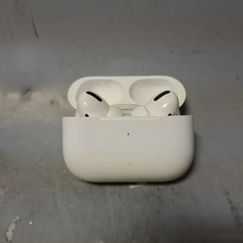 APPLE AIRPOD CHARGING CASE - A2190