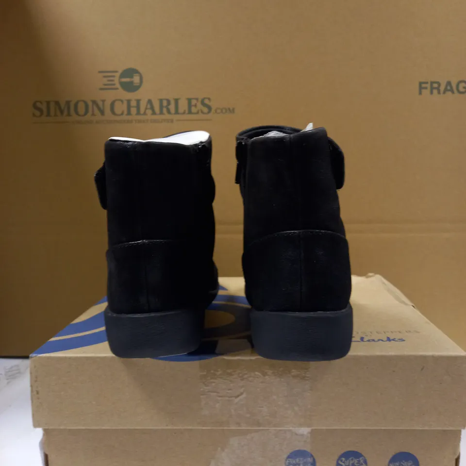 CLARKS SILIAN ANKLE BOOT SIZE 3