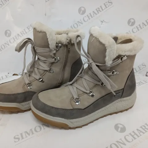 BOXED PAIR OF RIEKER ANTISTRESS WARM HIKING BOOTS SIZE 5 CREAM 