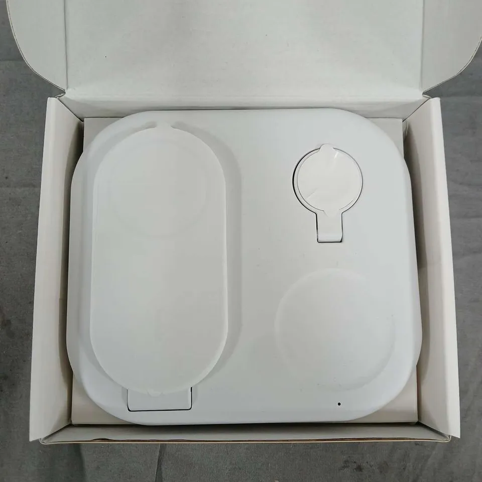 BELKIN BOOSTCHARGE 3-IN-1 MAGNETIC FOLDABLE CHARGER – BOXED