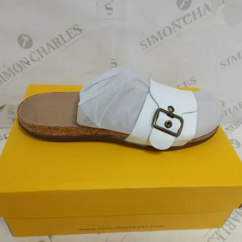 BOXED STRIVE PAROS IN WHITE SIZE 7