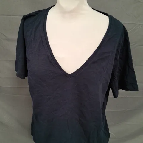 LARGE HUSH KALI COTTON SLUB V TEE