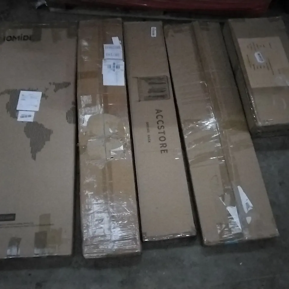 PALLET OF ASSORTED ITEMS INCLUDING  COZYLIFE SMART LED BULB, ACCSTORE DRYING RACK, HOMIDEC, JOISCAPE, CUSIMAX KITCHEN MIXER, STOREMIC TOILET SEAT 