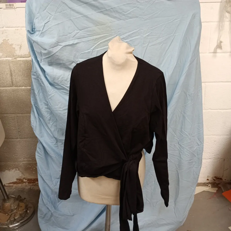 SNAG BLACK WRAP-TOP WITH WAIST TIE – WOMEN'S TOP (VERIFY MODEL)
