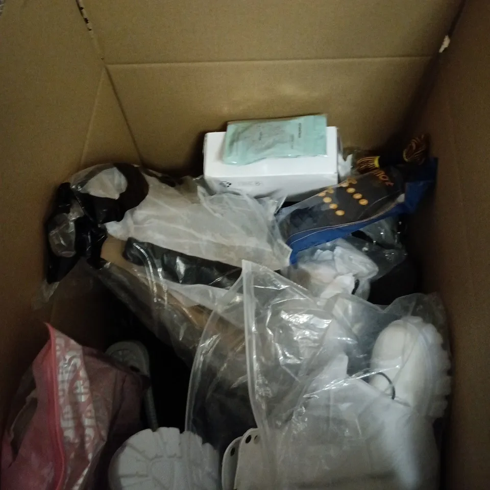 BOX OF APPROXIMATELY 15 PAIRS OF SHOES TO INCLUDE: BLACK TRAINERS AND FLEECE LINED CLOGS