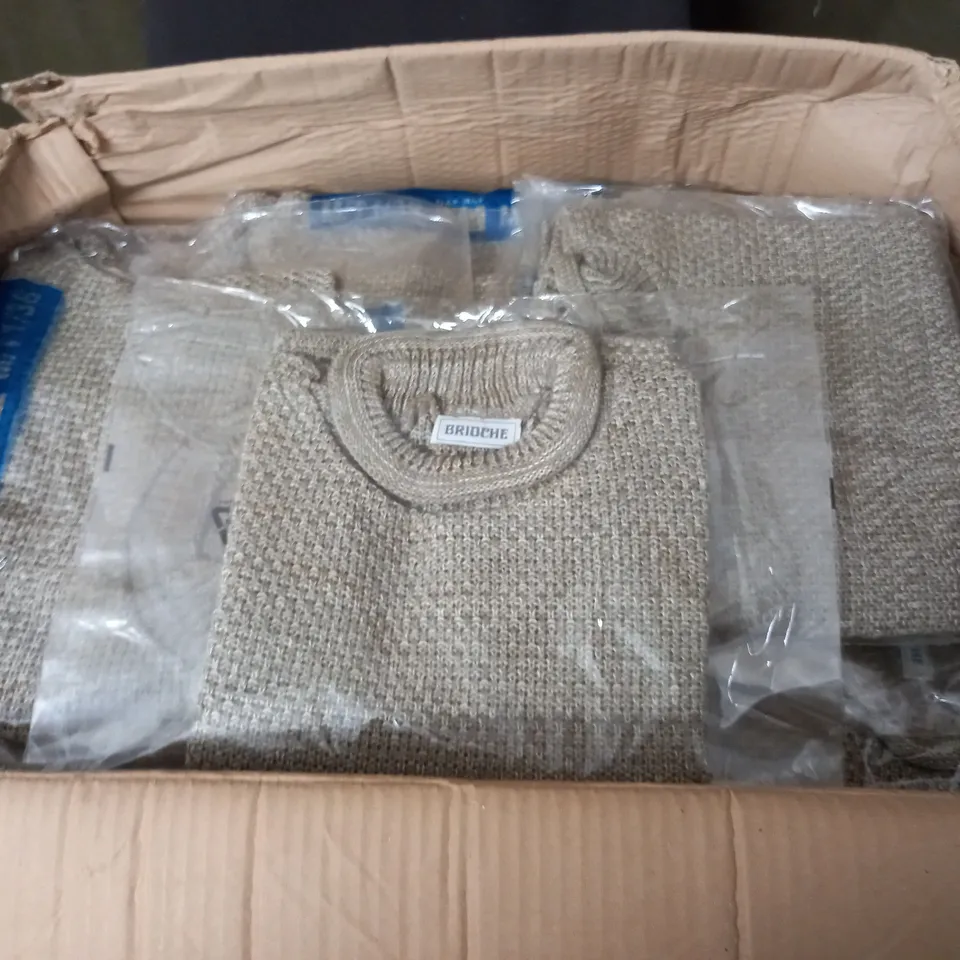 LOT OF APPROXIMATELY 30 BRAND NEW KNITTED VESTS IN NATURAL - SIZE UNSPECIFIED