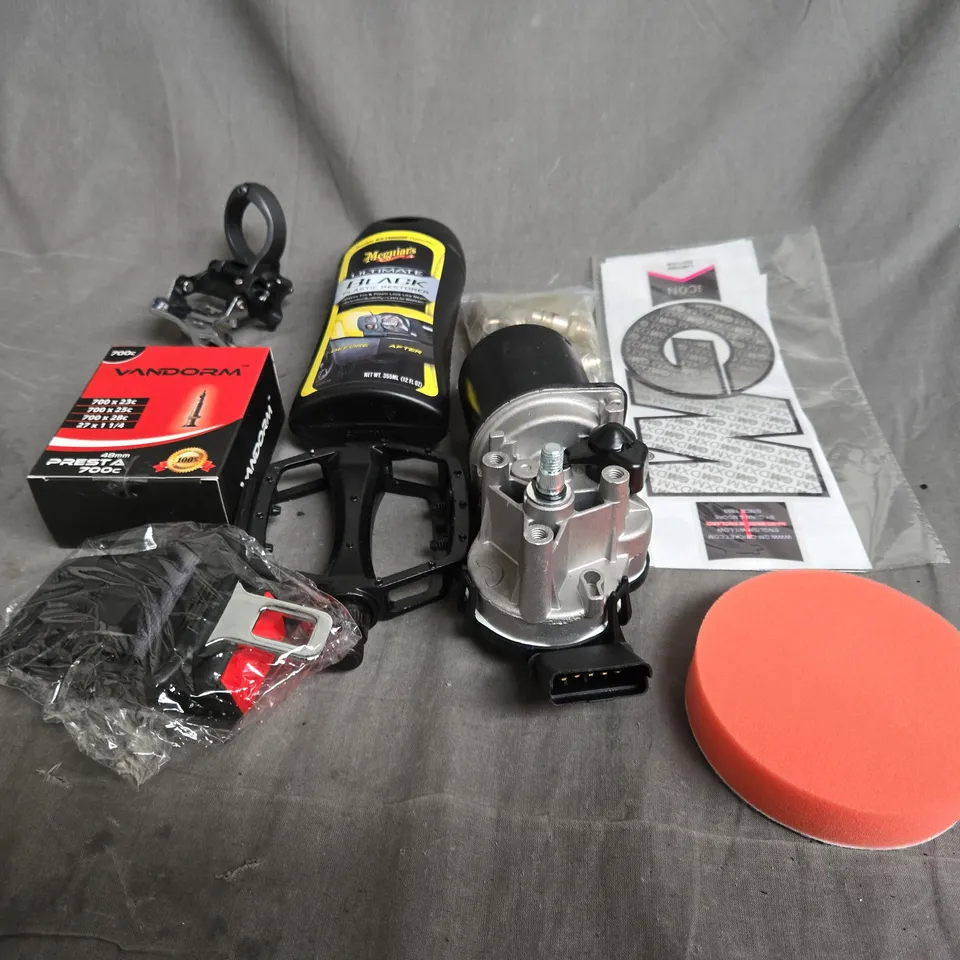 APPROXIMATELY 10 ASSORTED VEHICLE PARTS TO INCLUDE BIKE PEDAL, SEATBELTS AND PLASTIC RESTORER