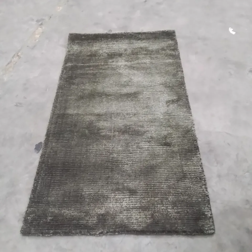 QUALITY DESIGNER AREA RUG - APPROXIMATELY 150X80CM