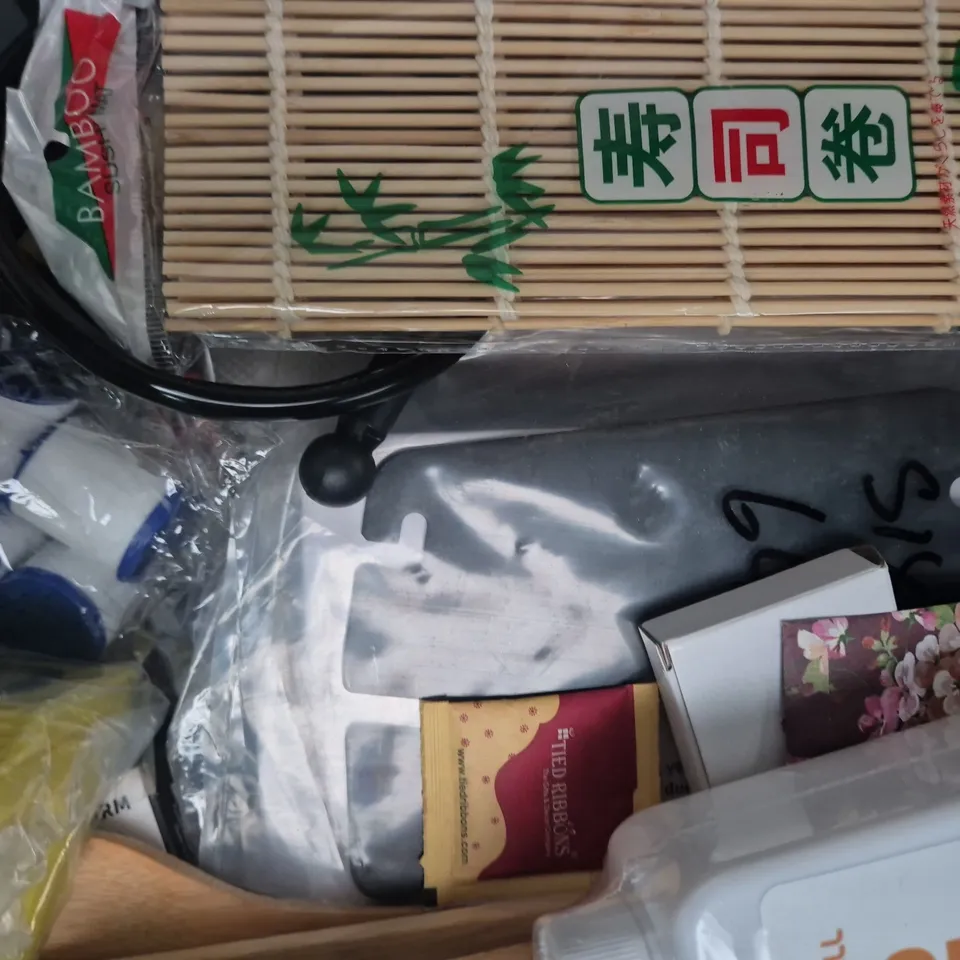 APPROXIMATELY 10 ASSORTED HOUSEHOLD ITEMS TO INCLUDE WINDOW ALERT ALARM, SQUIRE HOME PADLOCK, ETC