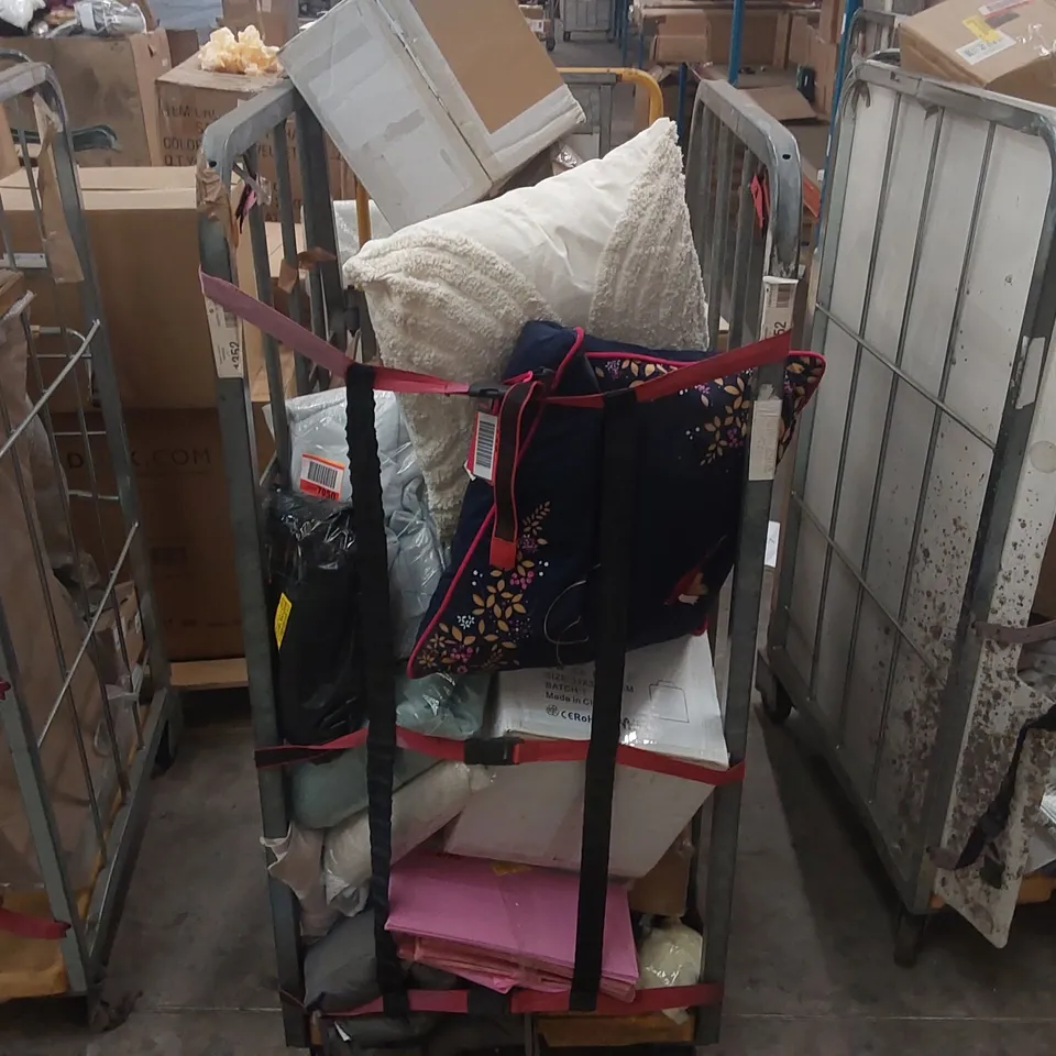 CAGE CONTAINING ASSORTED HOMEWARE ITEMS/FURNITURE PARTS ECT // CAGE NOT INCLUDED 