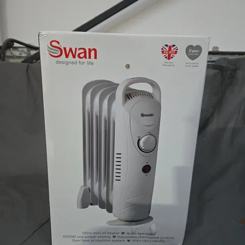 BOXED SWAN OIL HEATER IN WHITE