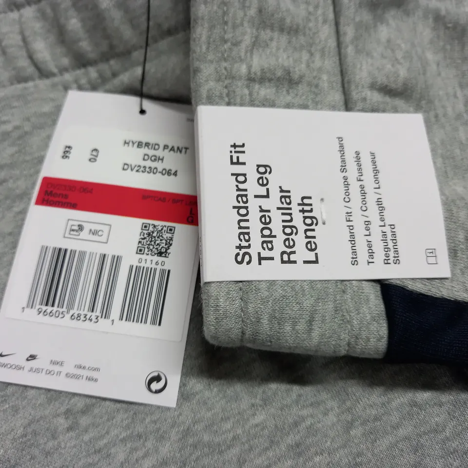 NIKE HYBRID PANTS IN GREY - L/G