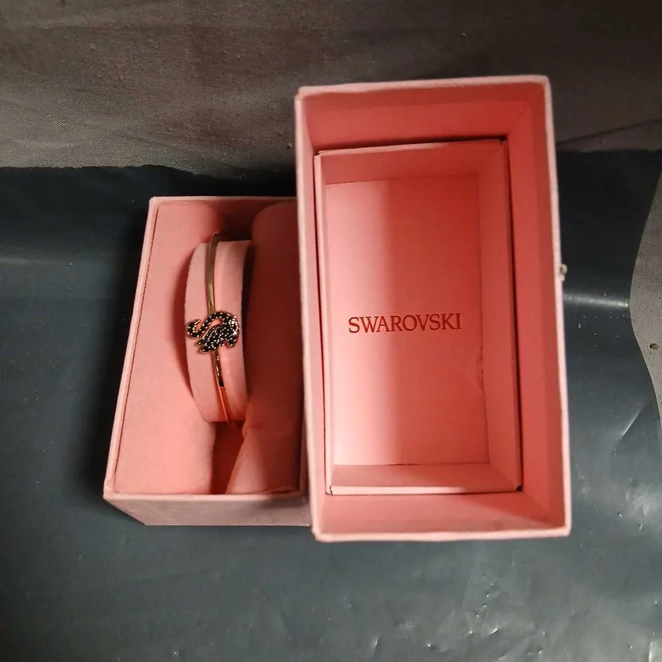 SWAROVSKI BRACELET WITH CRYSTAL CHARM – PINK PRESENTATION BOX