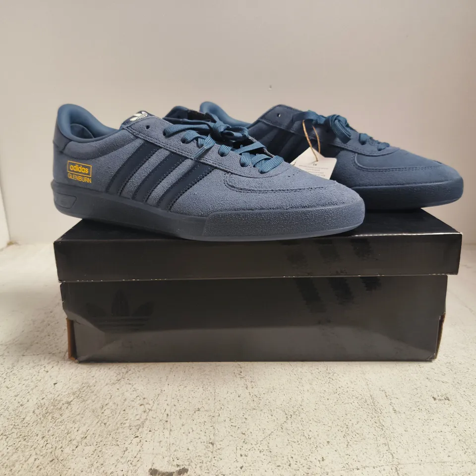 BOXED PAIR OF ADIDAS GLENBURN TRAINERS IN NAVY SIZE UK 10