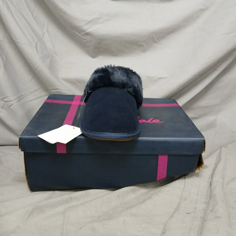 BOXED PAIR OF RYDALE NAVY FAUX-FUR LINED SLIPPERS  - SIZE 3-4