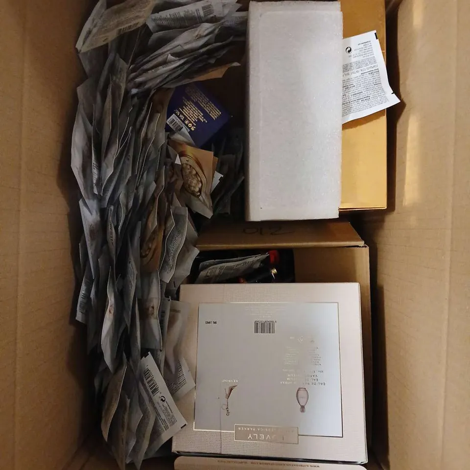 BOX OF APPROXIMATELY 20 ASSORTED COSMETIC PRODUCTS TO INCLUDE - SARAH JESSICA PARKER LOVELY EDP - CLAIRINS HYDRATING GEMTLE FOAMING CLEANSER - YARDLEY EXFOLIATING BODY SCRUB - ETC