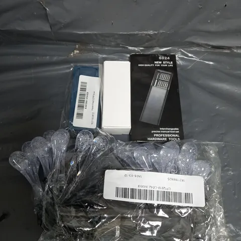 APPROXIMATELY 10 ASSORTED HOUSEHOLD ITEMS TO INCLUDE HARDWARE STYLE , LED LIGHTS , INSERT FIXED , ETC