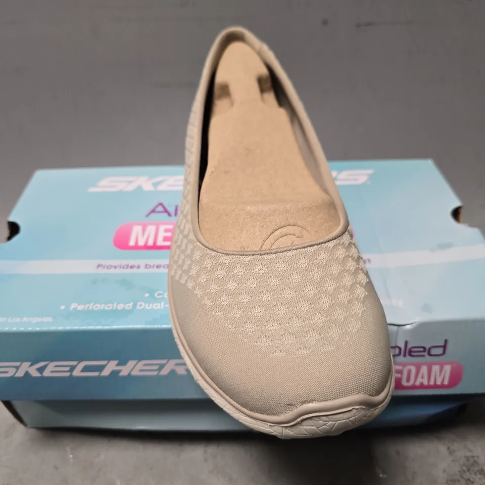 BOXED SKECHERS MEMORY FOAM SLIP ON SHOES - UK 6 