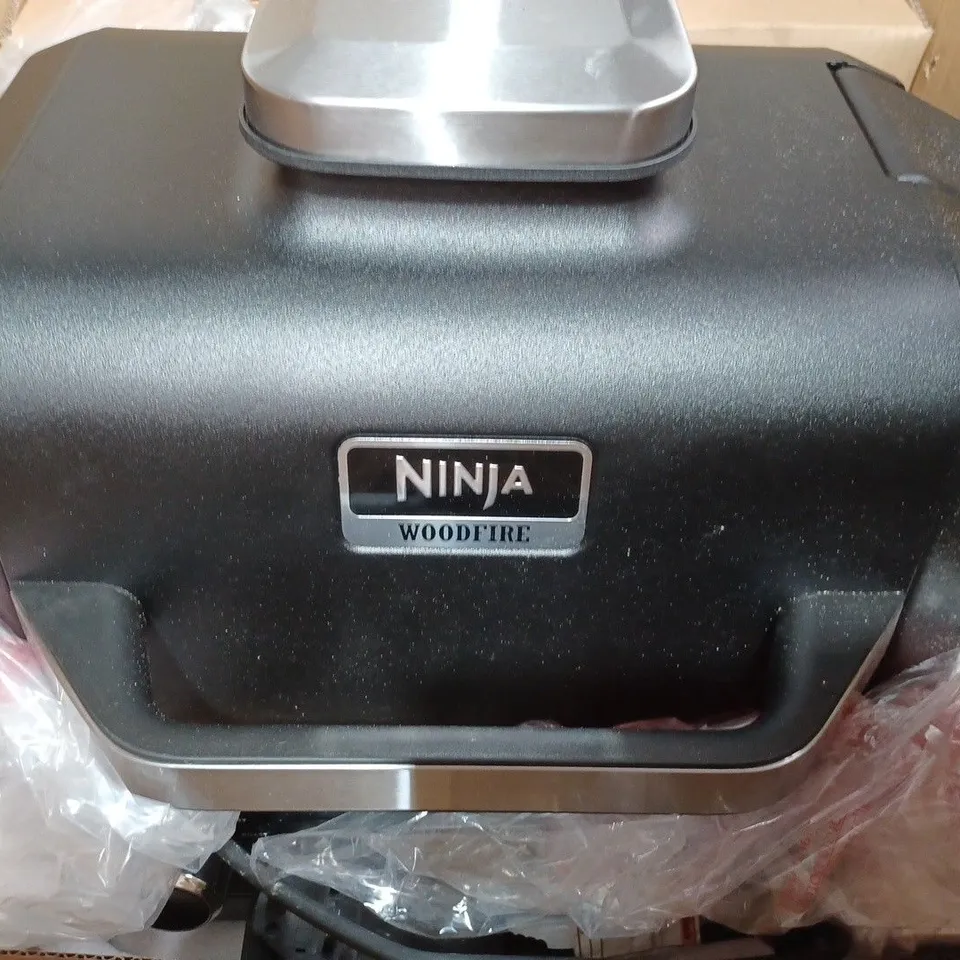 BOXED NINJA WOODFIRE ELECTRIC BBQ GRILL & SMOKER OG701UKQ