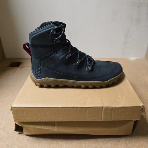 BOXED PAIR OF VIVOBAREFOOT WATERPROOF HIKING BOOT – 6.5