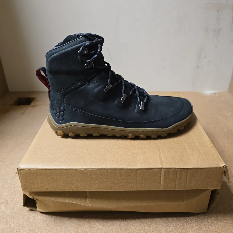 BOXED PAIR OF VIVOBAREFOOT WATERPROOF HIKING BOOT – 6.5