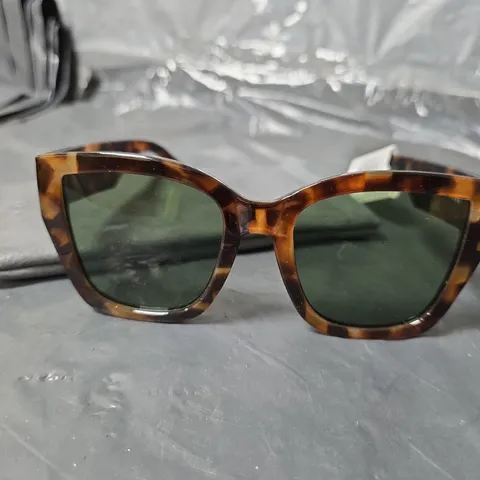 AIRE HAEDUS DARK TORT SUNGLASS