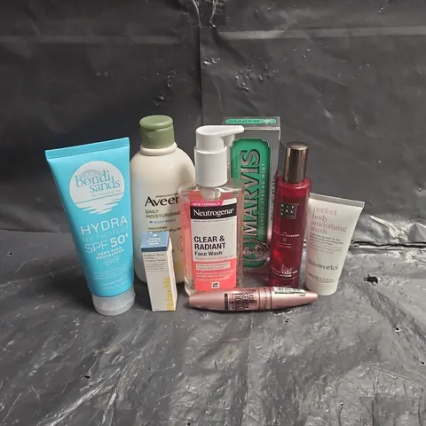 APPROXIMATEY 20 ASSORTED HEALTH AND BEAUTY PRODUCTS TO INCLUDE - SKIN+ME VITAMIN C SERUM - RITUALS... HAIR & BODY MIST - NEUTROGENA FACE WASH - ETC