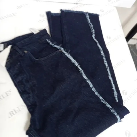 BOOHOO MAN RIPPED EFFECT DENIM JEANS SIZE 34R 