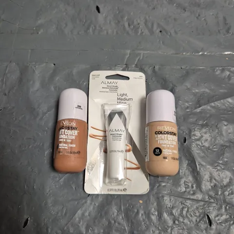 BOX OF APPROXIMATELY 80 ASSORTED HEALTH & BEAUTY ITEMS TO INCLUDE - ALMAY SMART SHADE CONCEALER, REVLON COLOURSTAY FOUNDATION 130 AND REVLON COLOURSTAY FOUNDATION 510