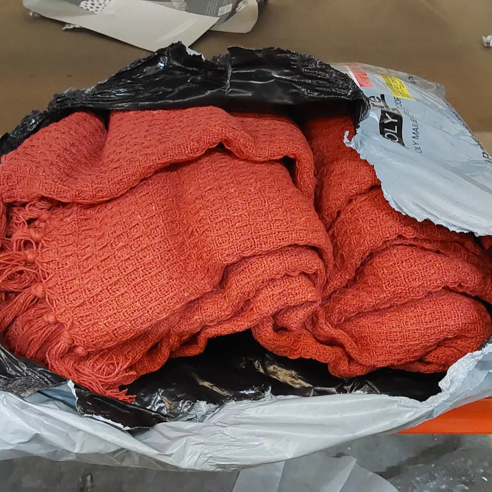 BAGGED VITELA HONEYCOMB THROW 