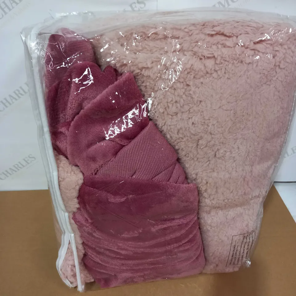 COZEE HOME SHERPA & VELVETSOFT 4 PIECE REVERSIBLE DUVET SET - ROSE PINK