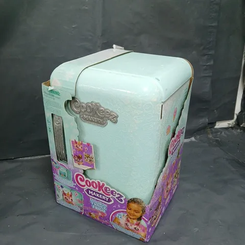 COOKEEZ MAKERY FREEZY CAKEZ PLAYSET