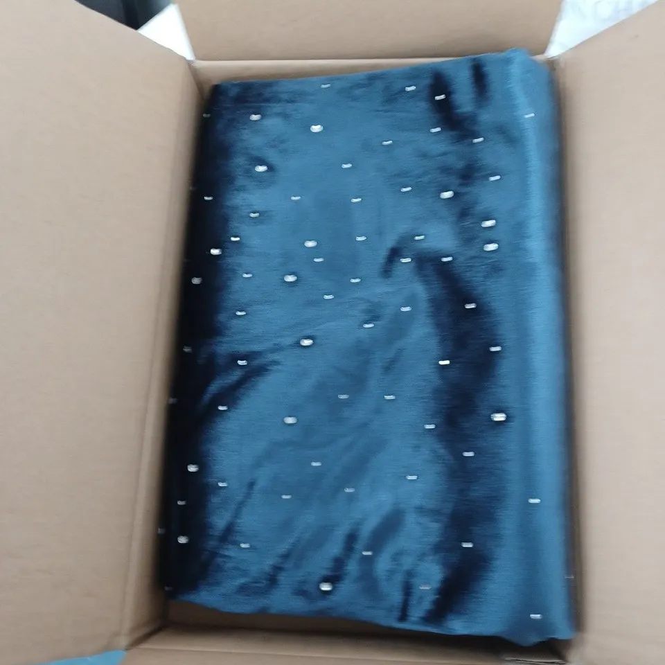 BLUE VELVET TREE SKIRT  RRP £29.99